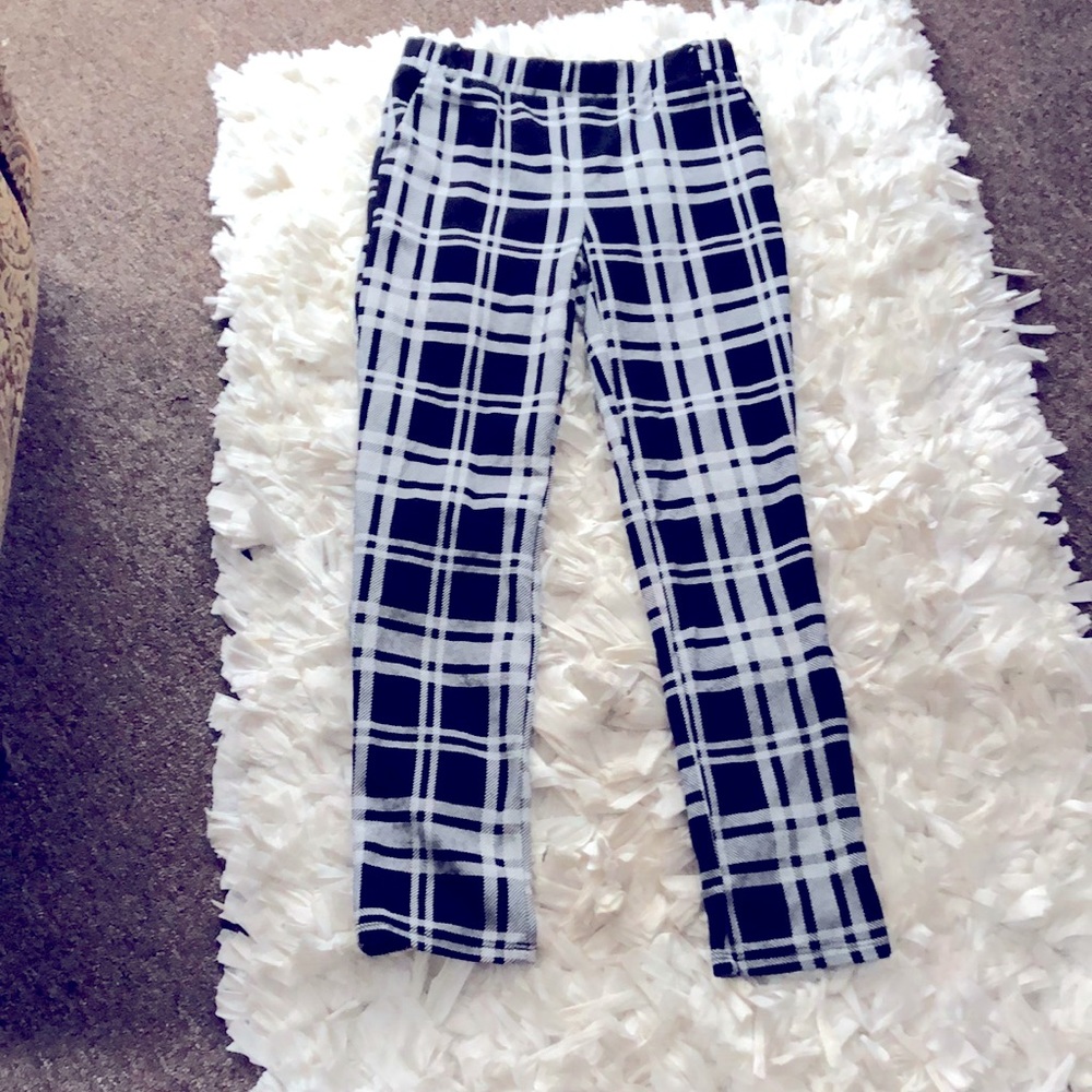 Black patterned leggings
